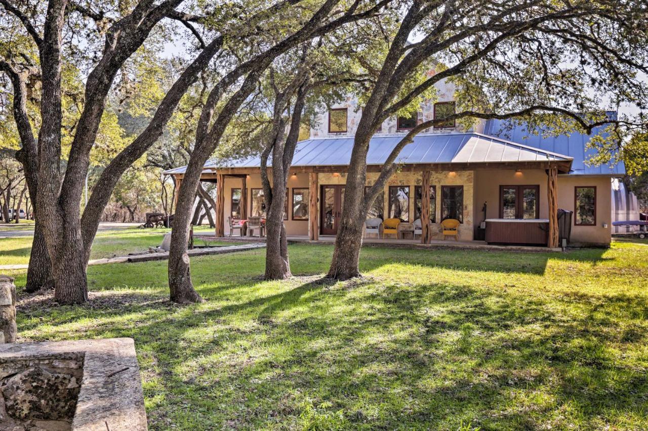 Riverfront Blanco Home With Shaded Porch And Hot Tub Exterior photo